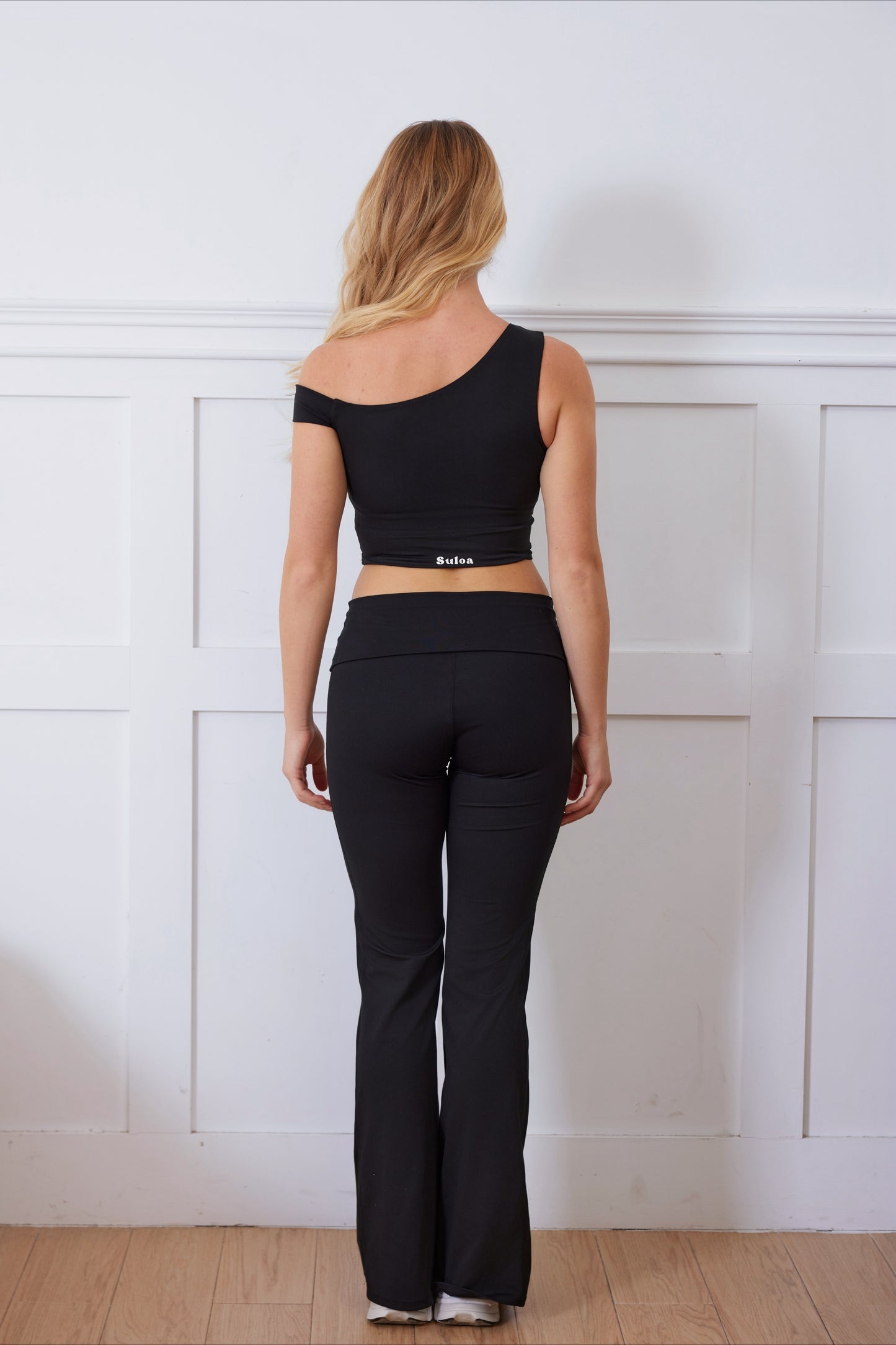 Elevé Asymmetric Tank — Black Sesame